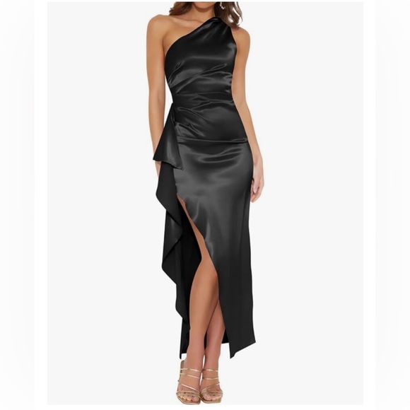 NEW Black Satin 1 Shoulder Long Sleeve High Slit Maxi Dress Sz Medium!  NEW!! - Picture 1 of 6